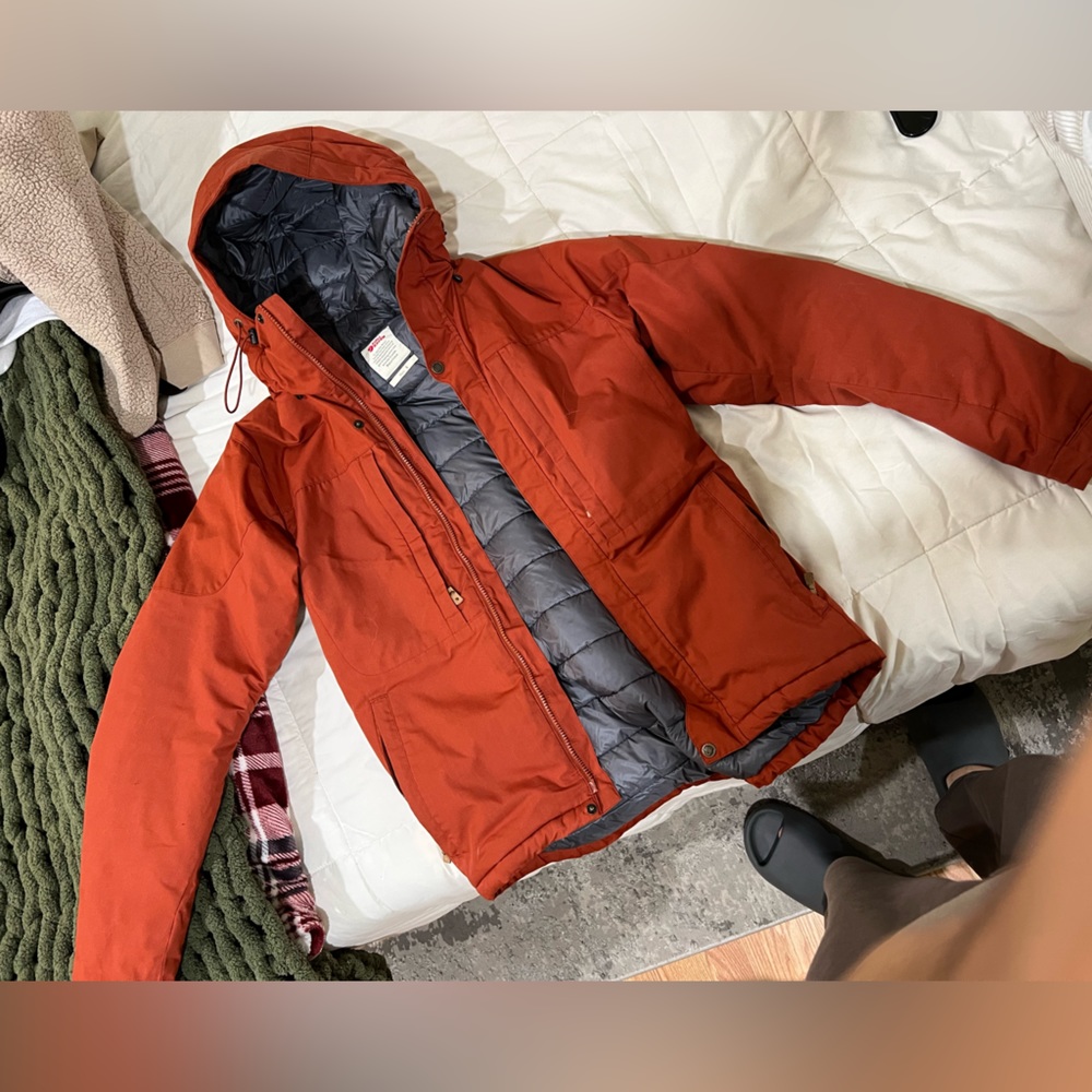 fjallraven g1000 jacket , like new worn twice fits tight